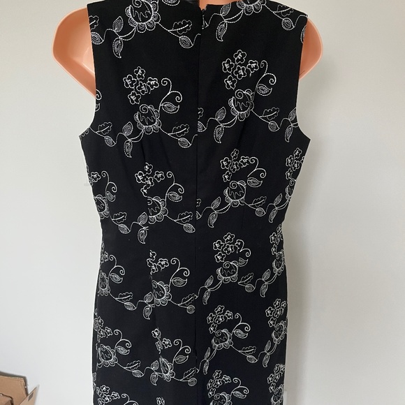 Shift Dress Black/White Made in Canada by Jolibel Size 10 - Picture 8 of 9